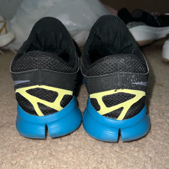 Nike Free - Picture 3 of 9